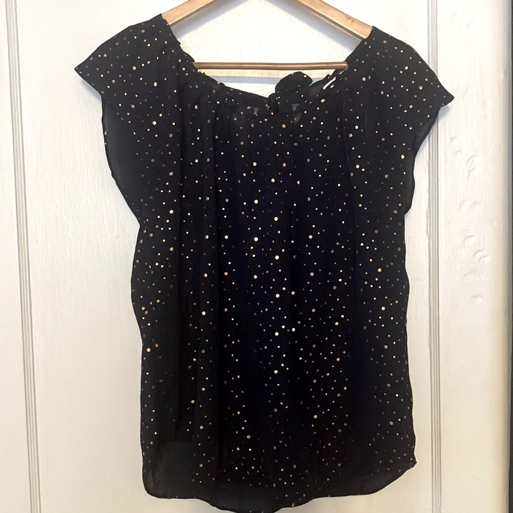 💙 LC Lauren Conrad Midnight Blue and Bronze Spotted Cap Sleeve Blouse. Sz M. 💙